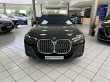 BMW 740 d xDrive M-Sport PANO-SKY*THEATRE*B&W*STHZG* - BMW 740 Gebrauchtwagen