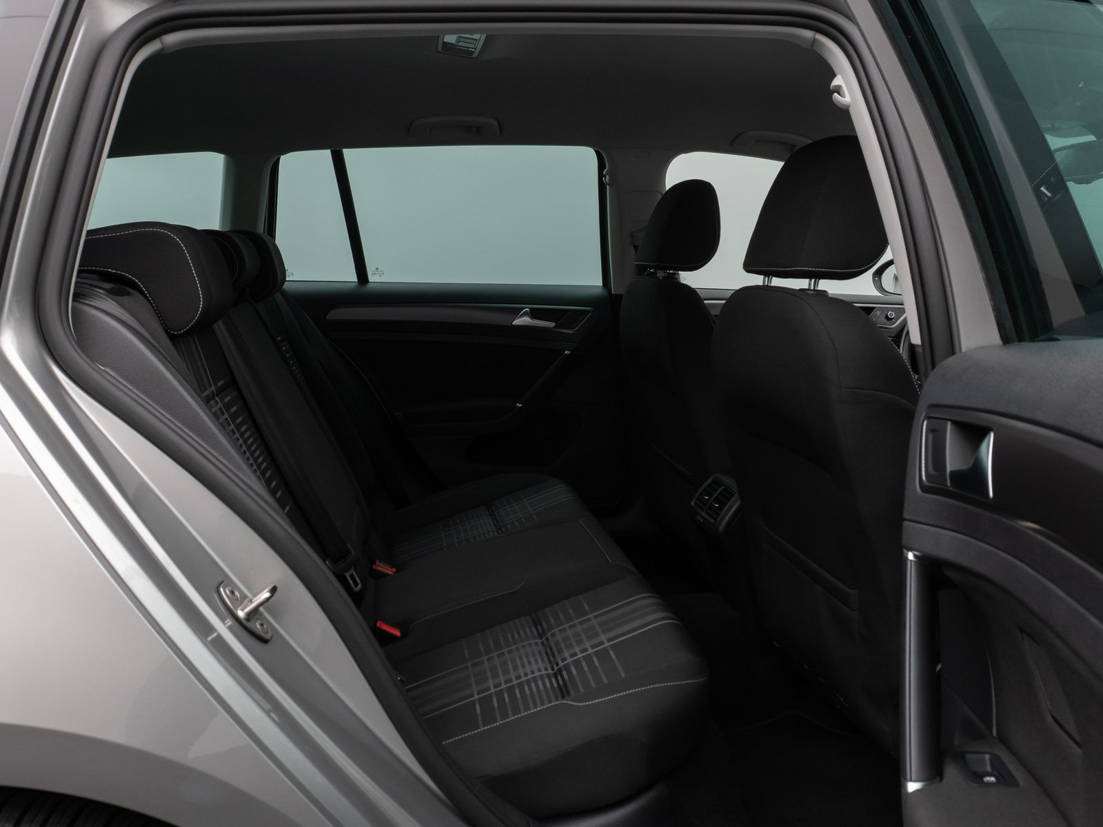 Fahrzeugabbildung Volkswagen Golf VII Variant Lounge BMT Sitzhzg Navi AHK