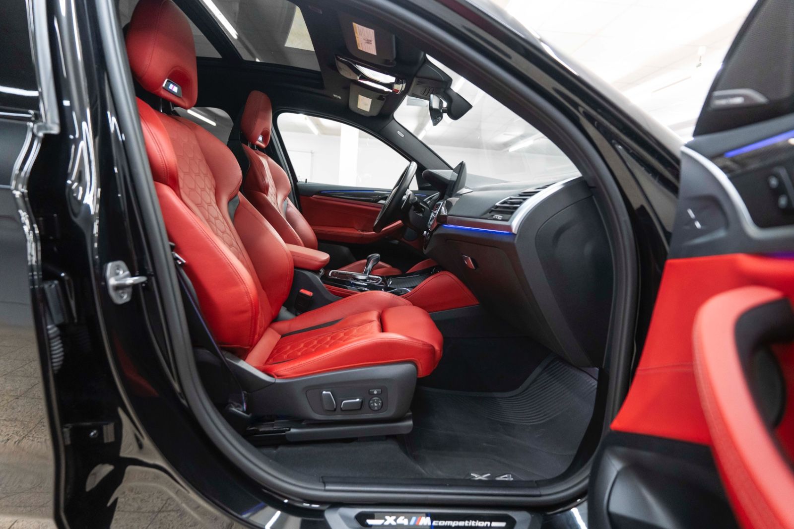 Fahrzeugabbildung BMW X4 M COMPETITION ACC H&K HUD LED 360°