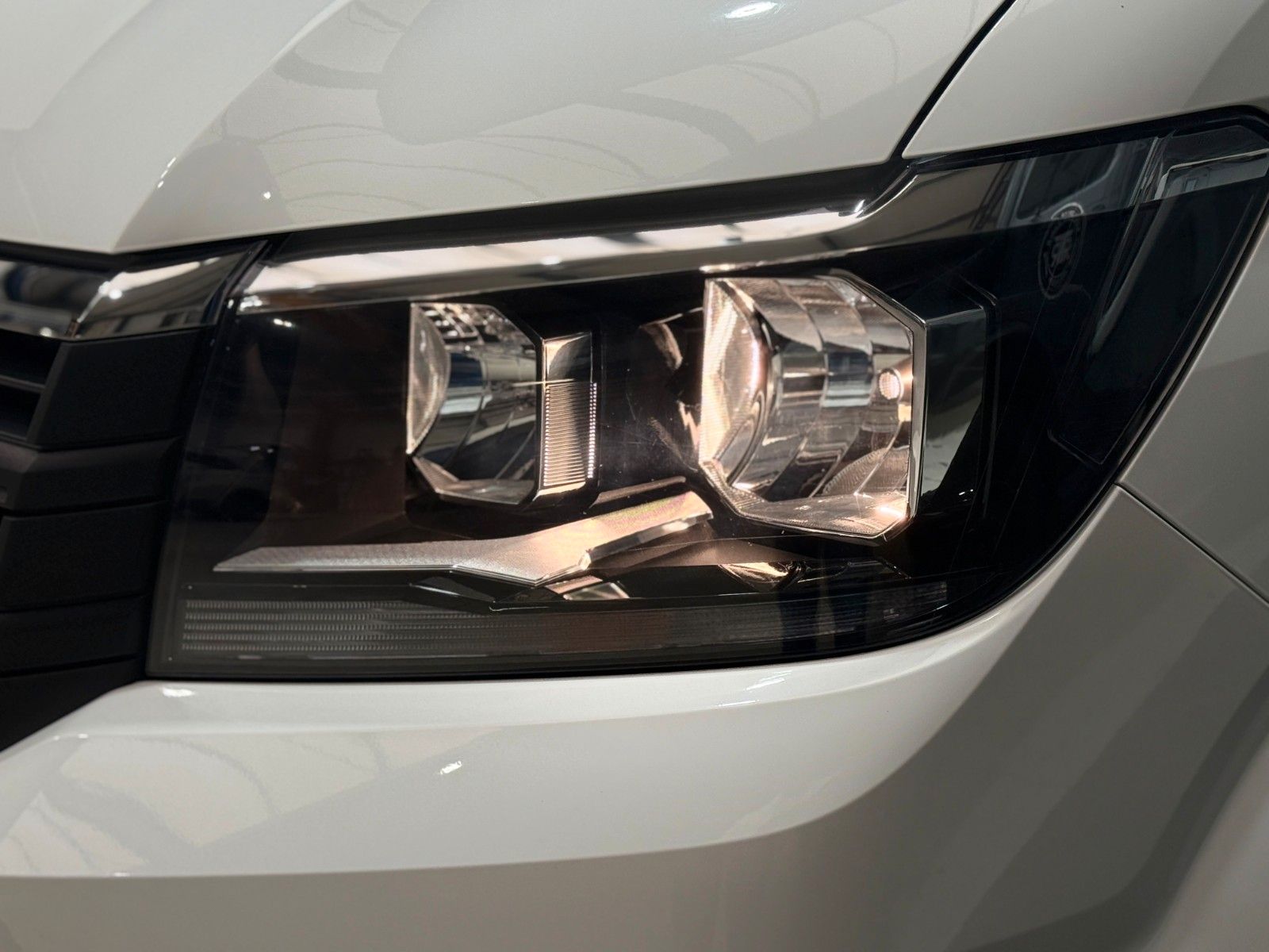 Fahrzeugabbildung Volkswagen Crafter 35 LH-Behindertengerecht-Rampe-Liftachse