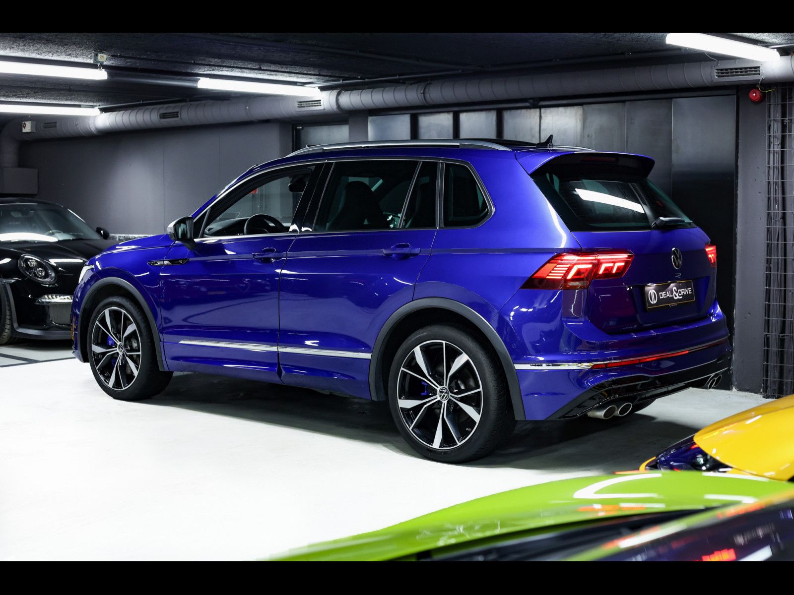 Volkswagen Tiguan 320 R 4MOTION°LAPIZ BLUE°DCC°PANO°AHK°HUD imagem 3