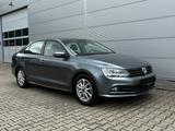 Volkswagen Jetta VI 1,2 TSI Trendline Klima - graue Volkswagen Jetta