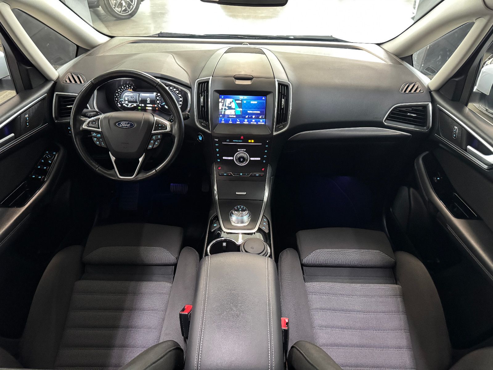 Fahrzeugabbildung Ford Galaxy TITANIUM SPORT AWD AUT 7-SITZER PANO VOLL