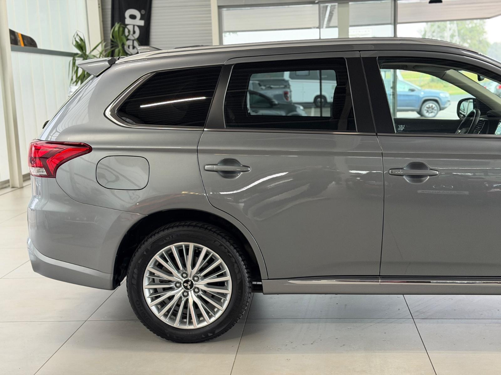 Mitsubishi 2.4 Plug-in Hybrid Outlander Diamant Spirit AHK