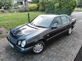 Mercedes-Benz E 230 ELEGANCE Elegance