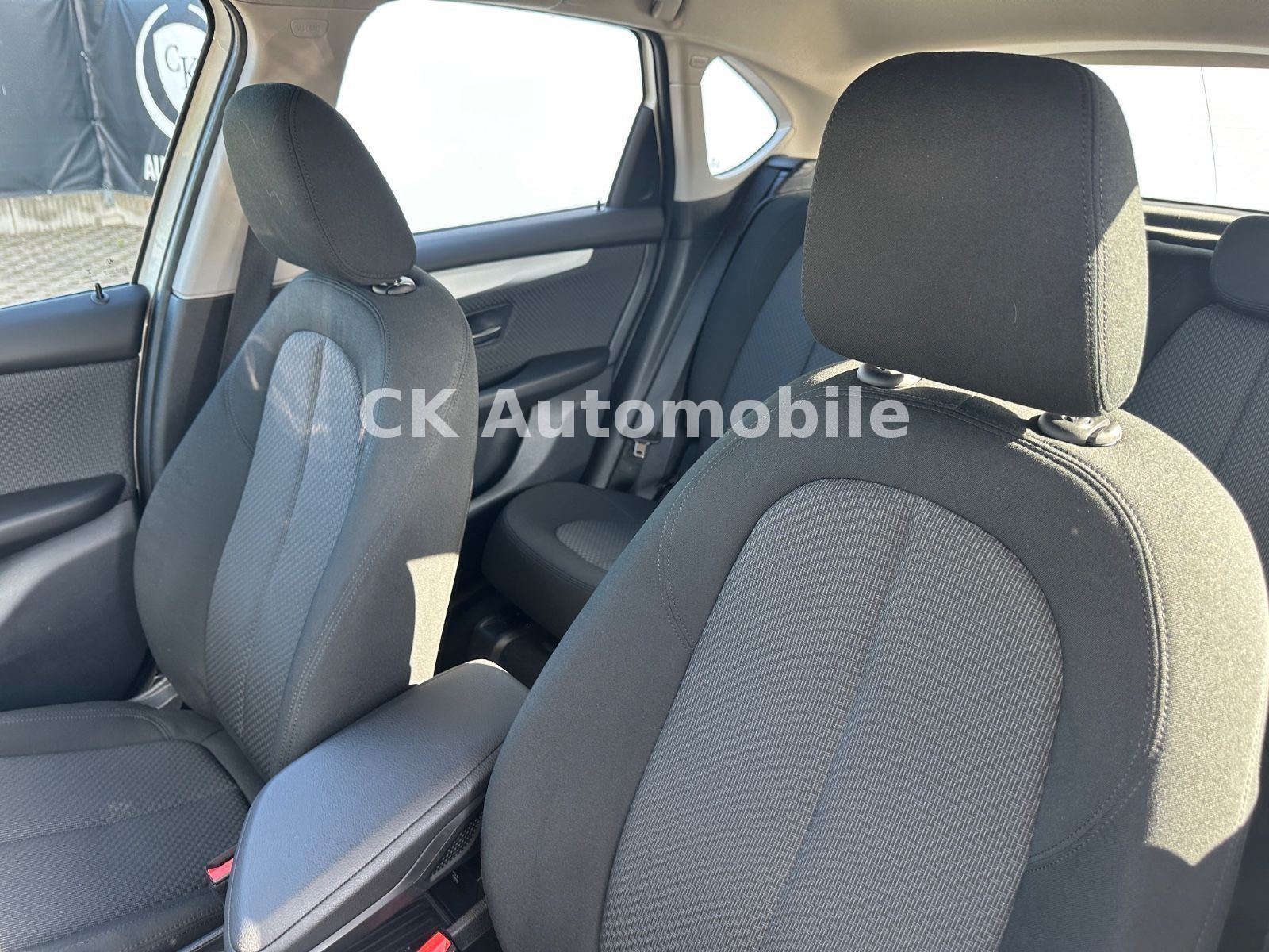 Fahrzeugabbildung BMW 218i Active Tourer Advantage Automatik/Navi/AHK