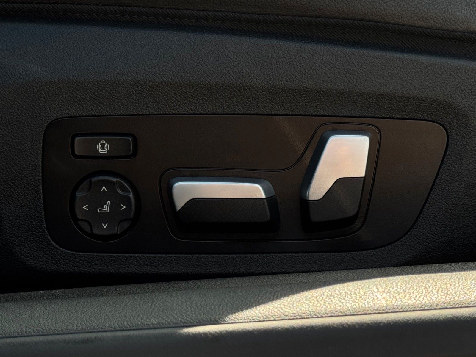 Fahrzeugabbildung BMW 420i Cabrio Aut. Memory Leder CAM HiFi AHK