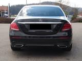 Mercedes-Benz E 220 d AMG Line Autom. AMG Line - gebrauchte Mercedes-Benz E 220 aus dem Jahr 2016