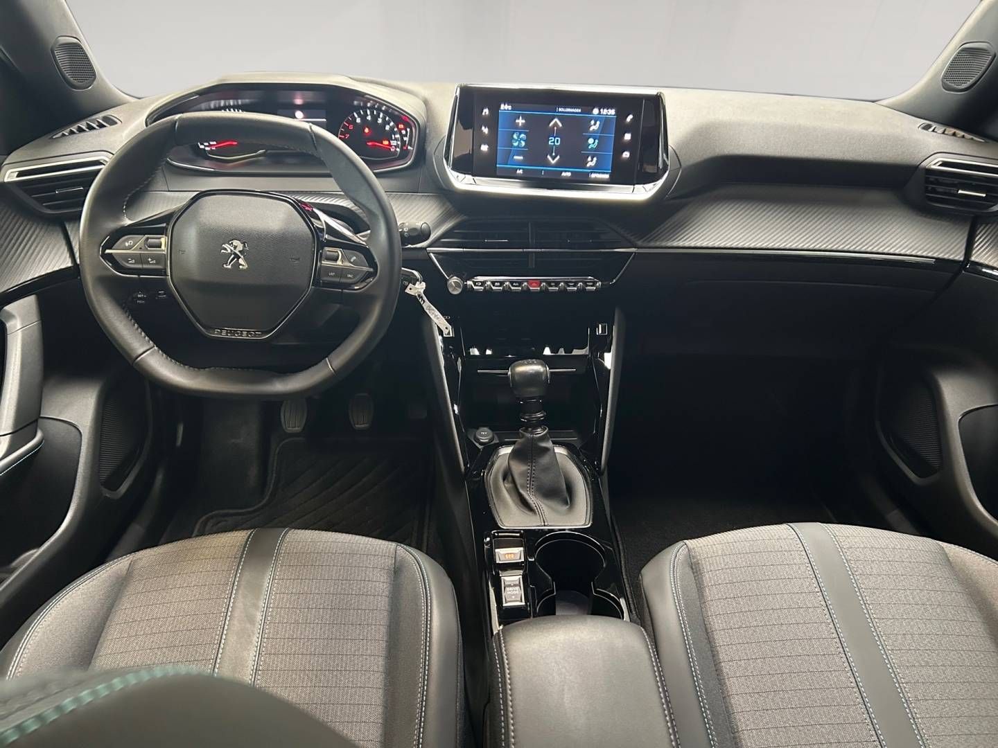 Fahrzeugabbildung Peugeot 2008 PureTech 130 1.2