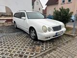Mercedes-Benz E 270 CDI T CLASSIC Classic - gebrauchte Mercedes-Benz E 270 aus dem Jahr 2001
