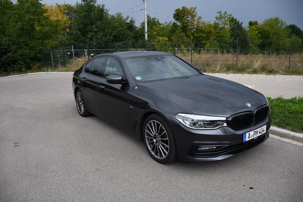 Image of BMW 530