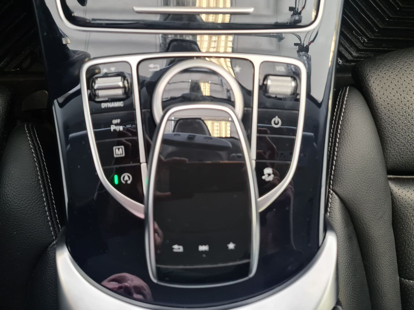 Fahrzeugabbildung Mercedes-Benz GLC 220 4Matic/LEDER/NAVI/SCHECKHEFT