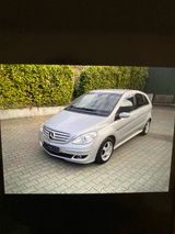 Mercedes-Benz Mercedes B Klasse 200 Automatik - Mercedes-Benz E 200 aus 2006
