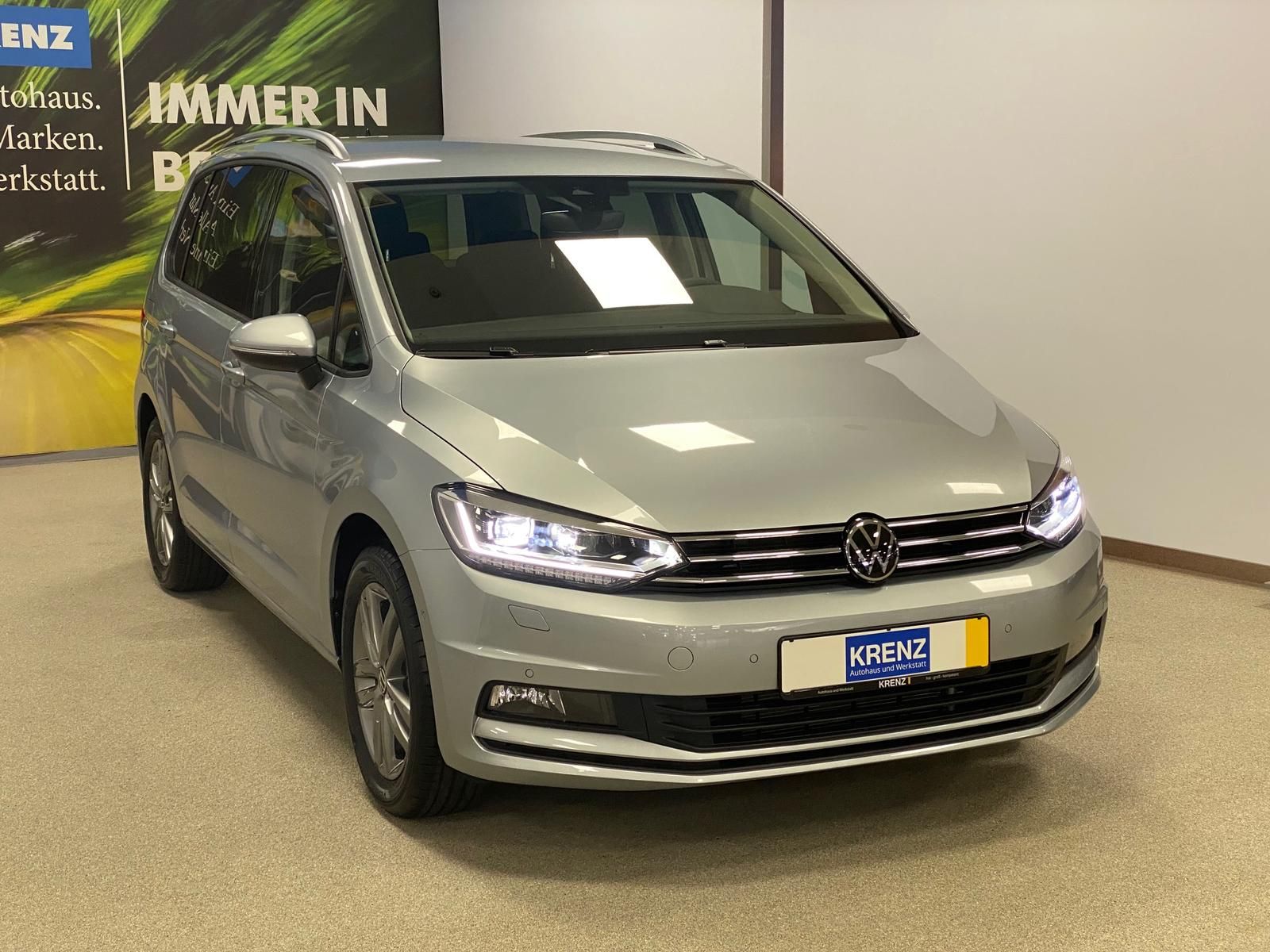 Fahrzeugabbildung Volkswagen Touran 1.5 TSI Comfortline+IQLIGHT+ACC+AHK+TOTWI