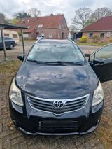 Toyota Avensis - Toyota Avensis aus 2009 mit Diesel-Antrieb