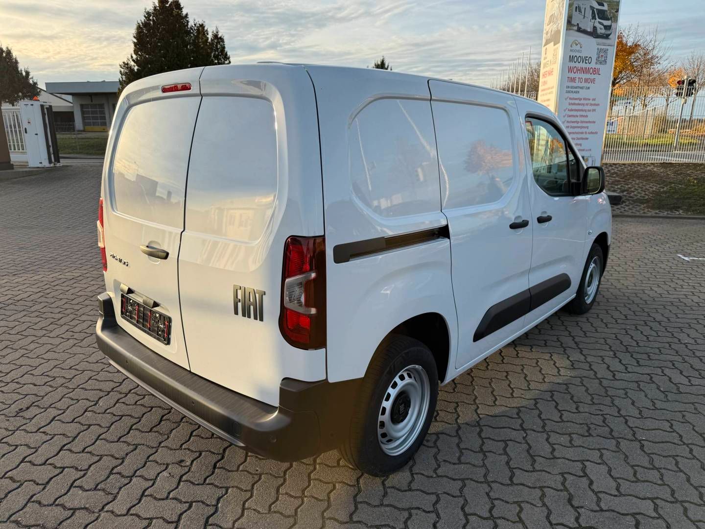 Fahrzeugabbildung Fiat Doblo L1 LIGHT EASY PRO
