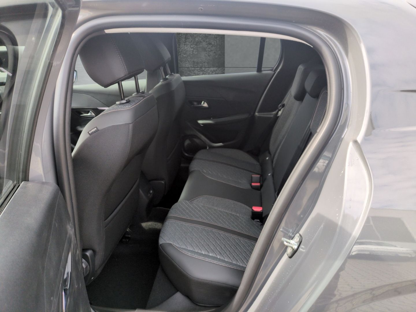 Peugeot 208 - Bild 9