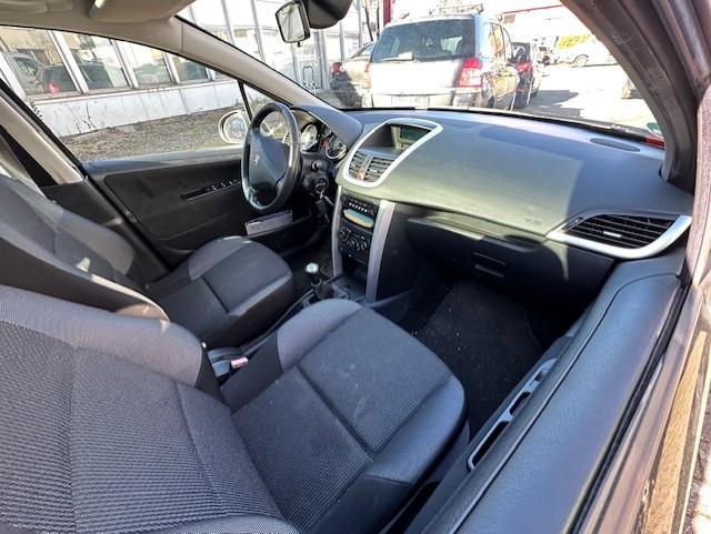 Peugeot 207 2012 — photo 16