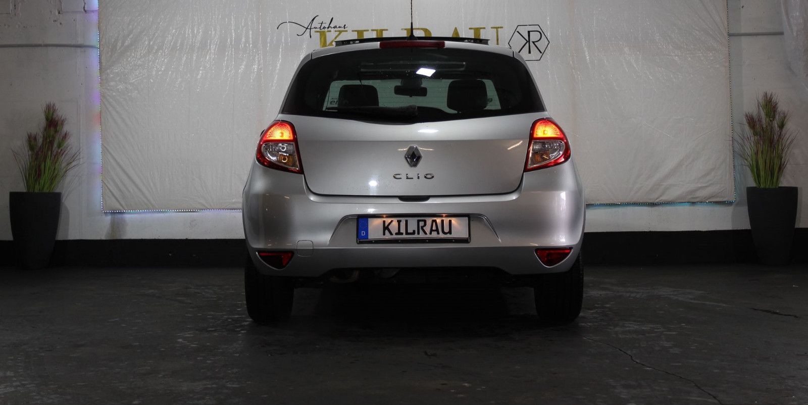 RENAULT Clio III Luxe Navi Tempomat Alufelgen Shz Teille