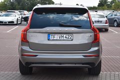 Fahrzeugabbildung Volvo XC90 B5 D AWD R-Design*PANO*7Si*360*B&W*MIETKAUF