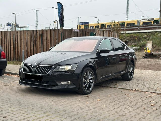 Skoda Superb Lim. L&K*AUT*NAVI*KLIMA*PANO*R-CAM*LEDER.