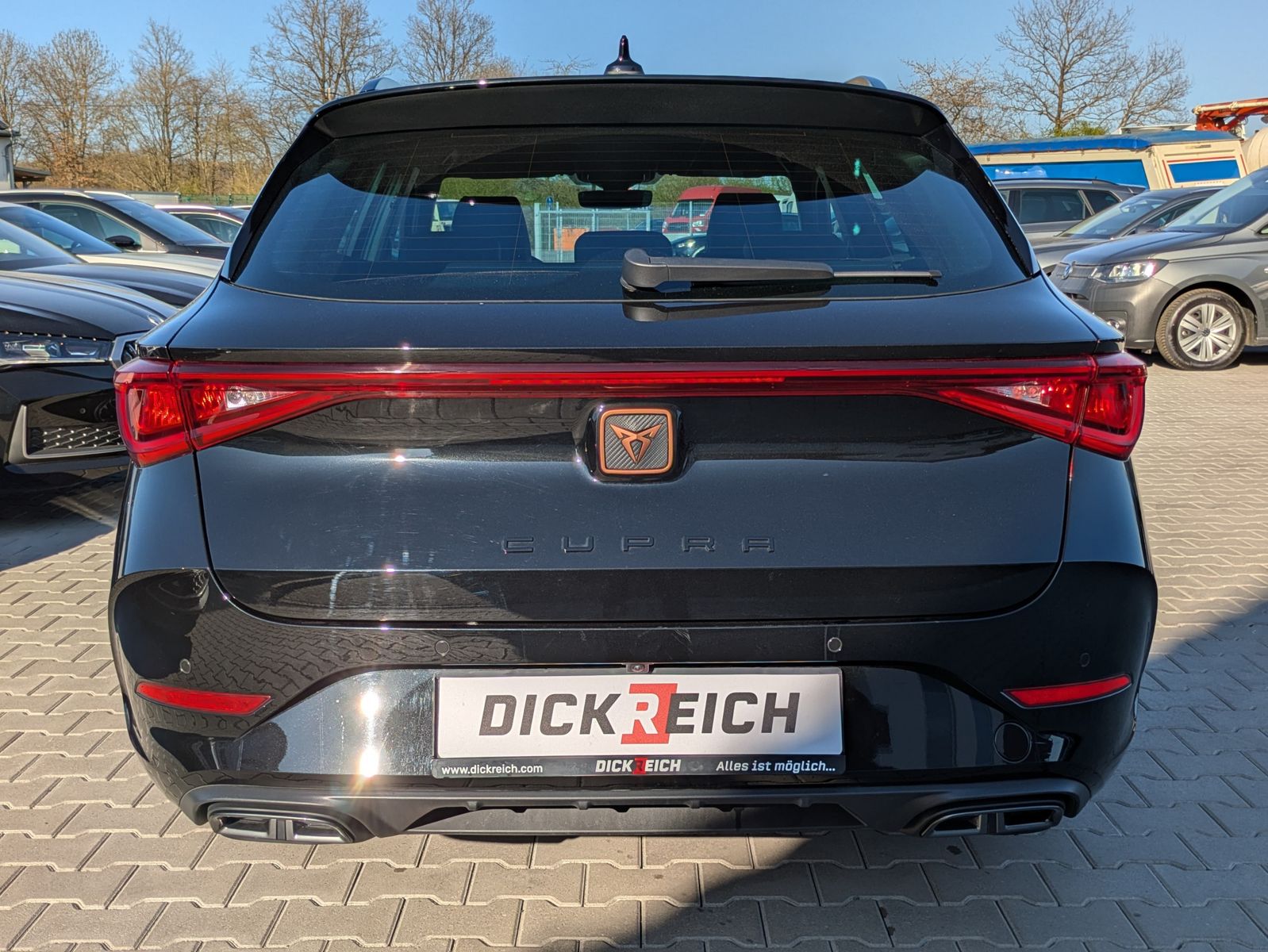 Fahrzeugabbildung CUPRA Leon 1.5 eTSI DSG MATRIX-LED*ACC*APP*KAMERA*18"