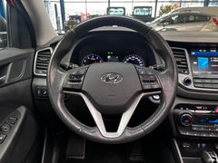 HYUNDAI Tucson 1.6 Premium 4WD*LED*Navi*Sitzh*Pano*