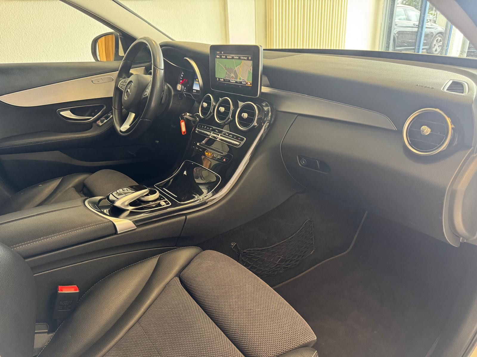 Fahrzeugabbildung Mercedes-Benz C 200 T-Modell AVANTGARDE/NAVI/KLIMA/