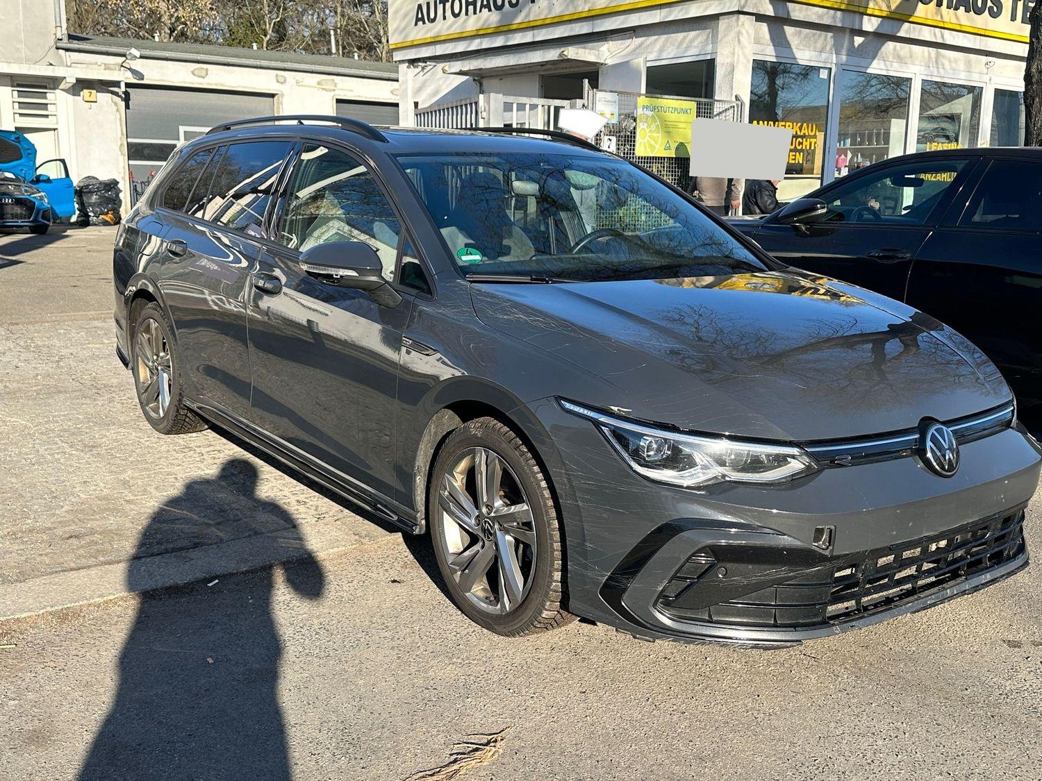 Volkswagen Golf Variant VIII 2.0TDi R-Line Pano-HeadUp-ACC-