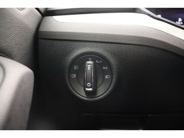 Fahrzeugabbildung SKODA Superb Combi Ambition LED ACC Navi DSG