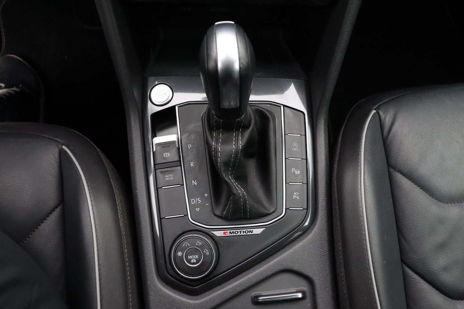 Fahrzeugabbildung Volkswagen Tiguan Allspace Highline 4M Leder R-Line 20"AHK