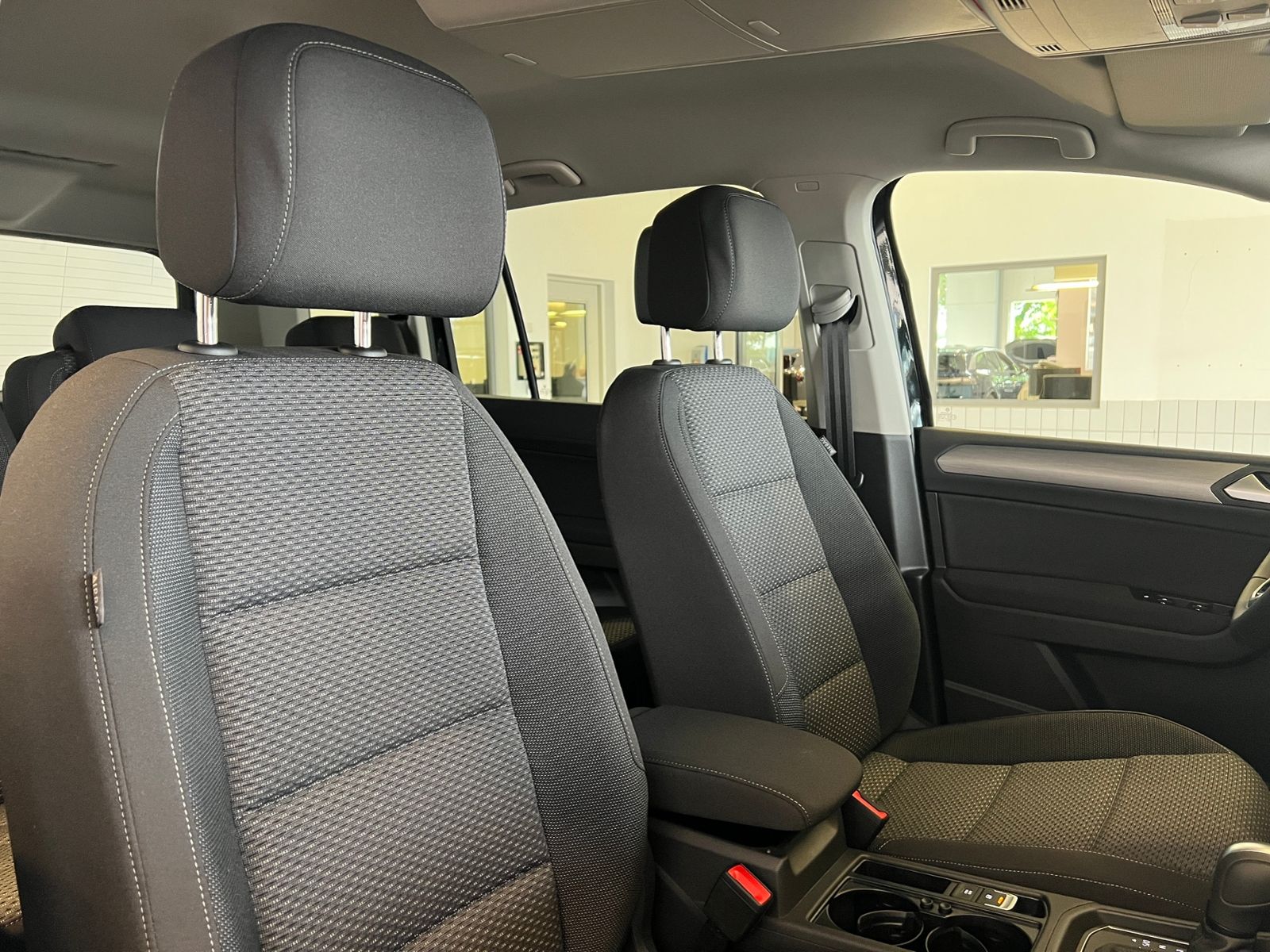 Fahrzeugabbildung Volkswagen Touran Comfortline 1.5 TSI DSG *AHK, LED, 7Sitze