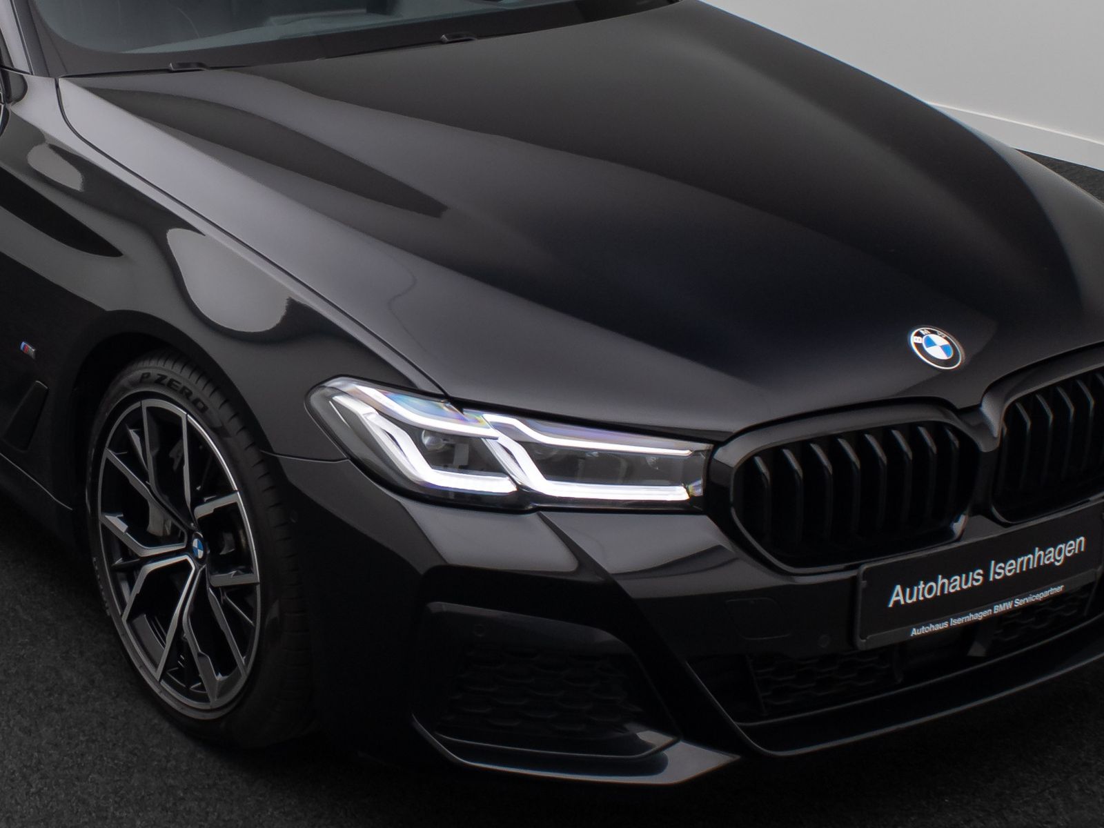 Fahrzeugabbildung BMW 530d M Sport HUD Panorama DAB Kamera HiFi 19Zoll