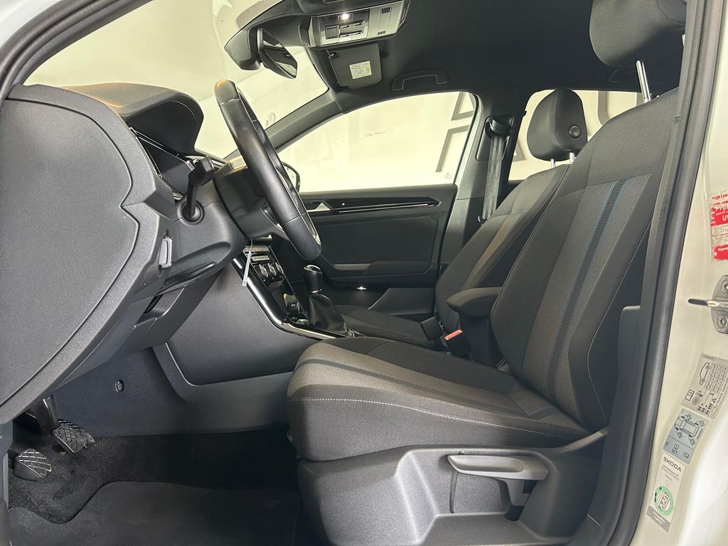 Volkswagen T-Roc 1.5 TSI BLACK-STYLE*NAVI*PDC+CAM*SHZ*LED*