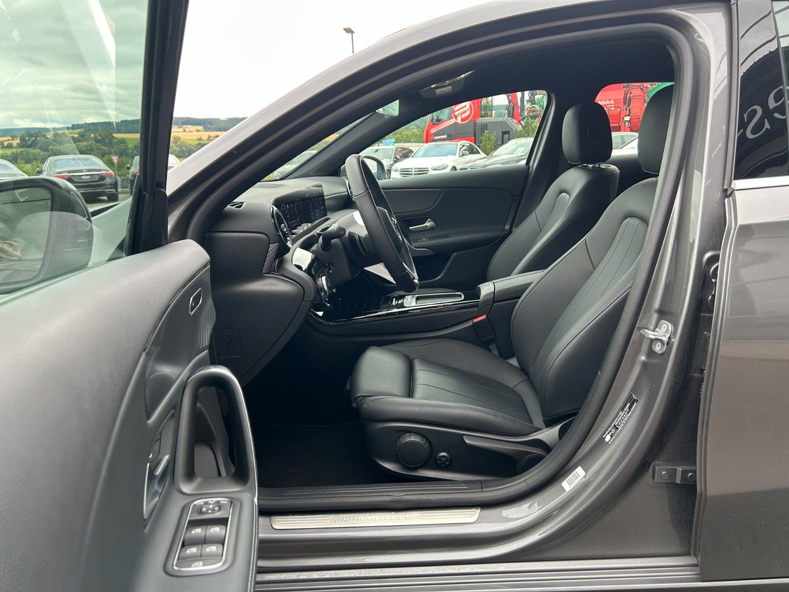 Fahrzeugabbildung Mercedes-Benz A 180 Progressive+RKamera+LED+IHC+Digital+