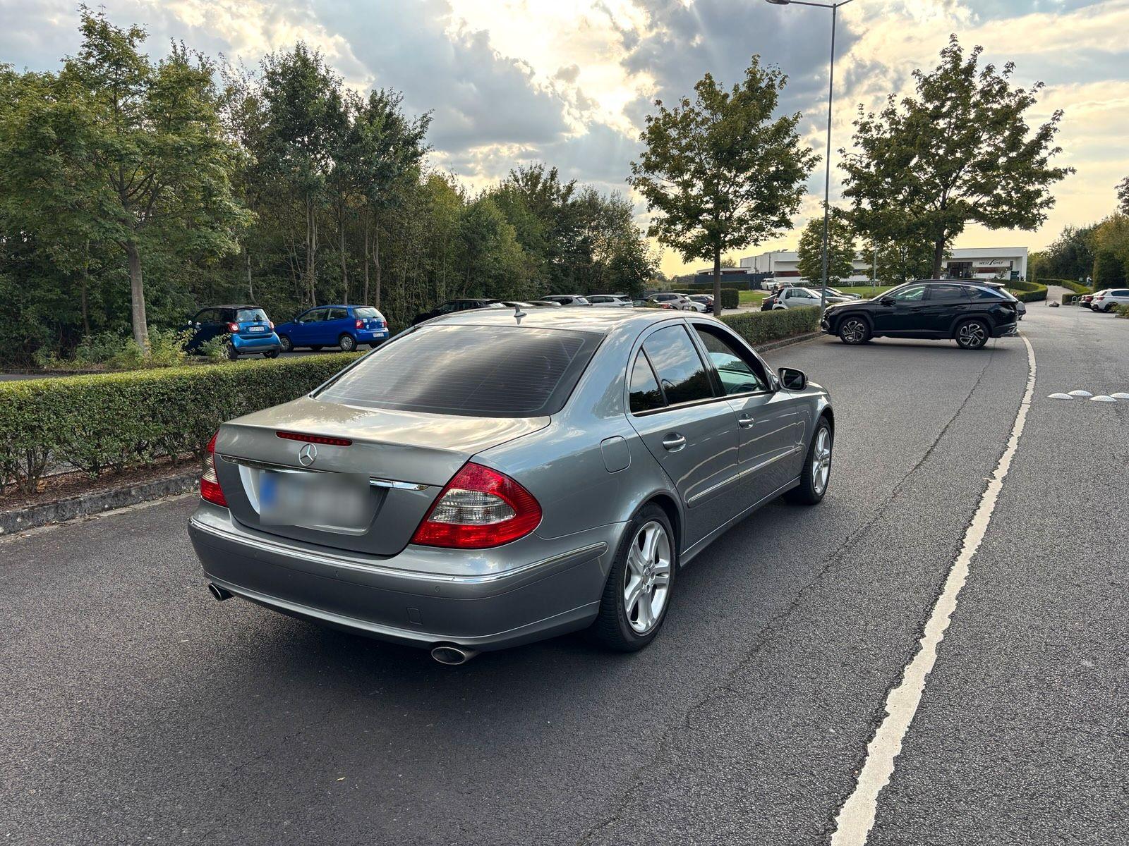 Mercedes-Benz E 320