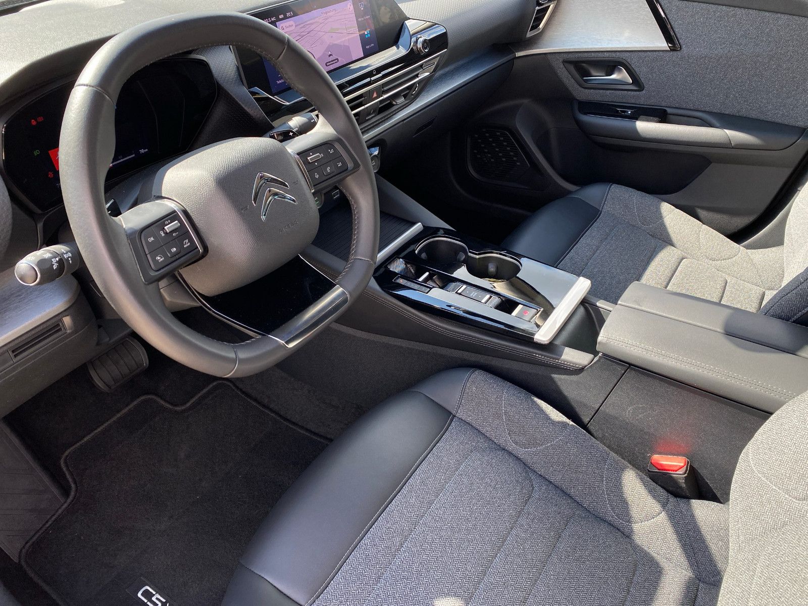 Fahrzeugabbildung Citroën C5 X 130 Automatik FEEL PACK *ACC*Navi*19Zoll*