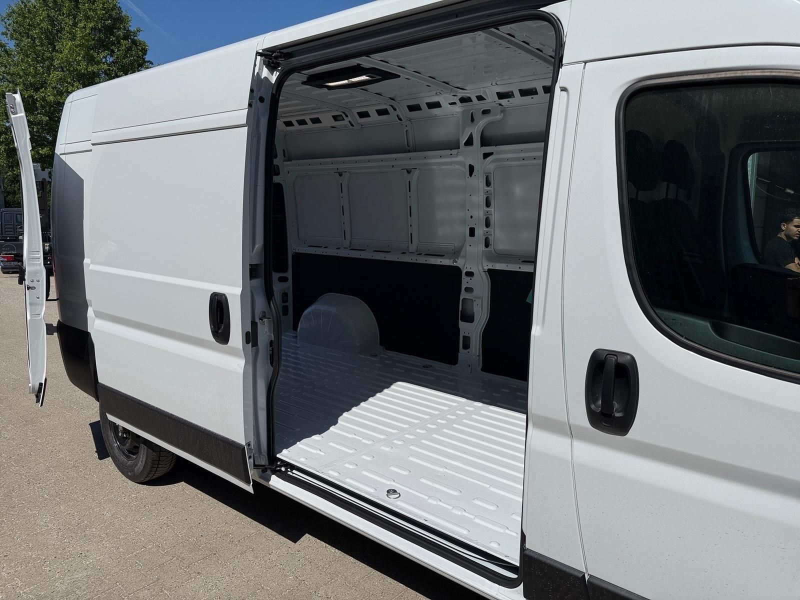 Fahrzeugabbildung Fiat Ducato L3H2 Kastenwagen 140 MT6