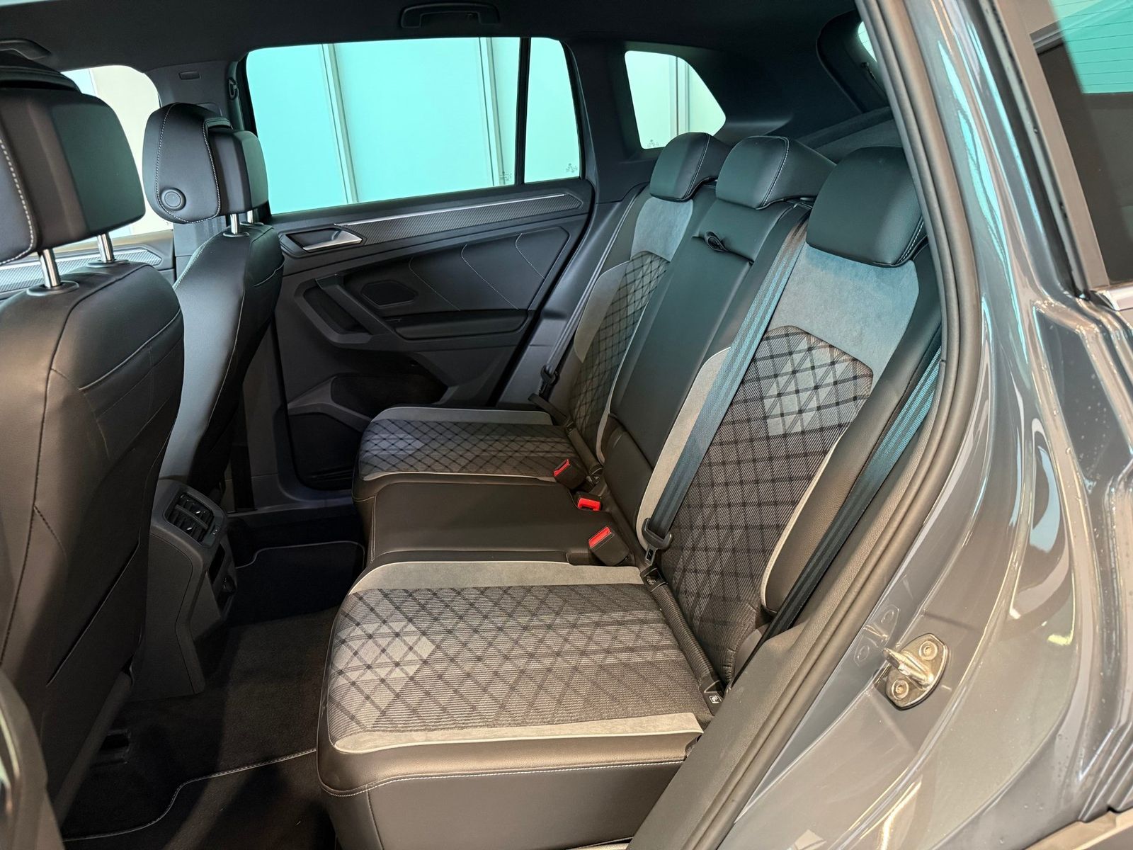 Volkswagen Tiguan 2.0 TSI R-Line 4Motion AHK Alarmanlage foto 23