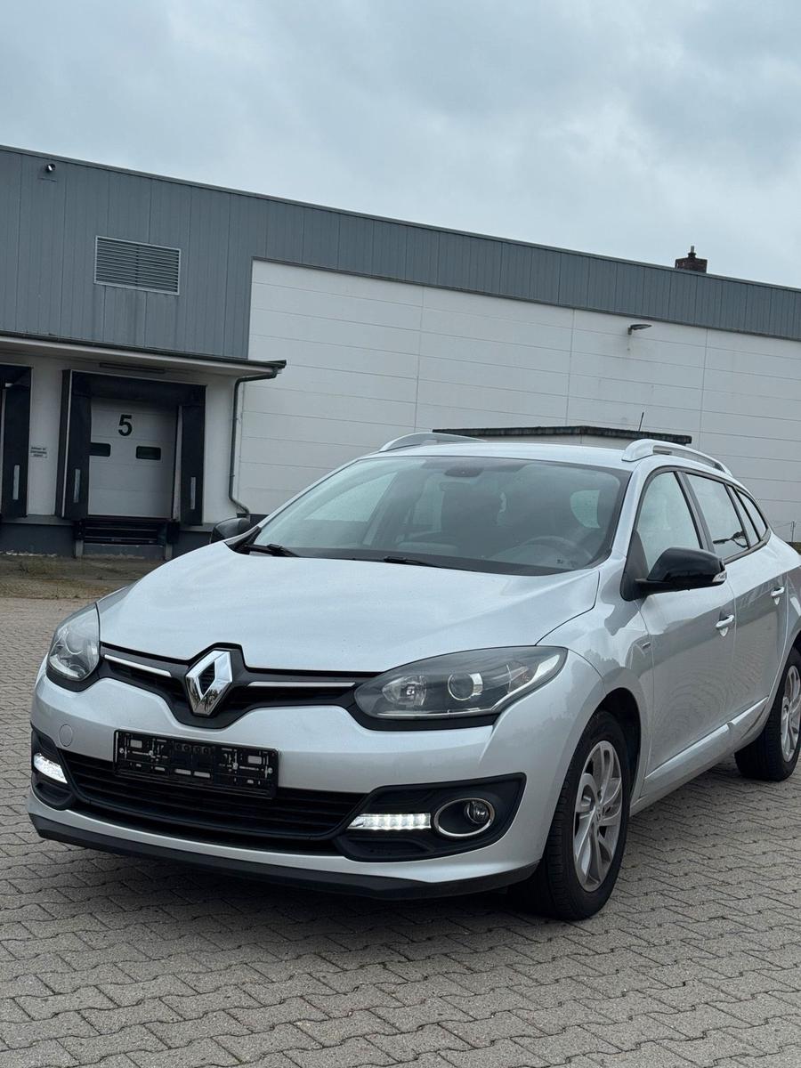 Renault Megane 2015 — rear view