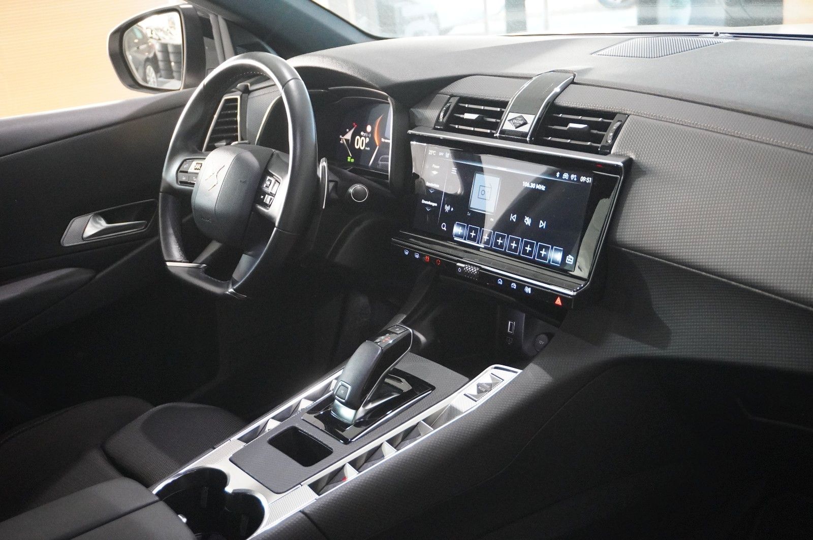 Fahrzeugabbildung DS Automobiles DS7 (Crossback) 1.5D BASTILLE+ NAVI/LED/360°/DAB