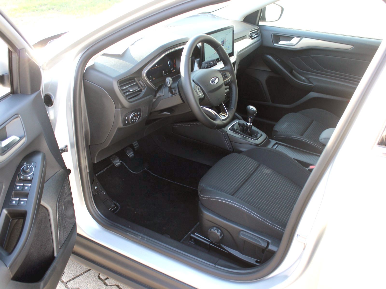 Fahrzeugabbildung Ford Focus Titanium X 1,0 EcoBoost MildHybrid