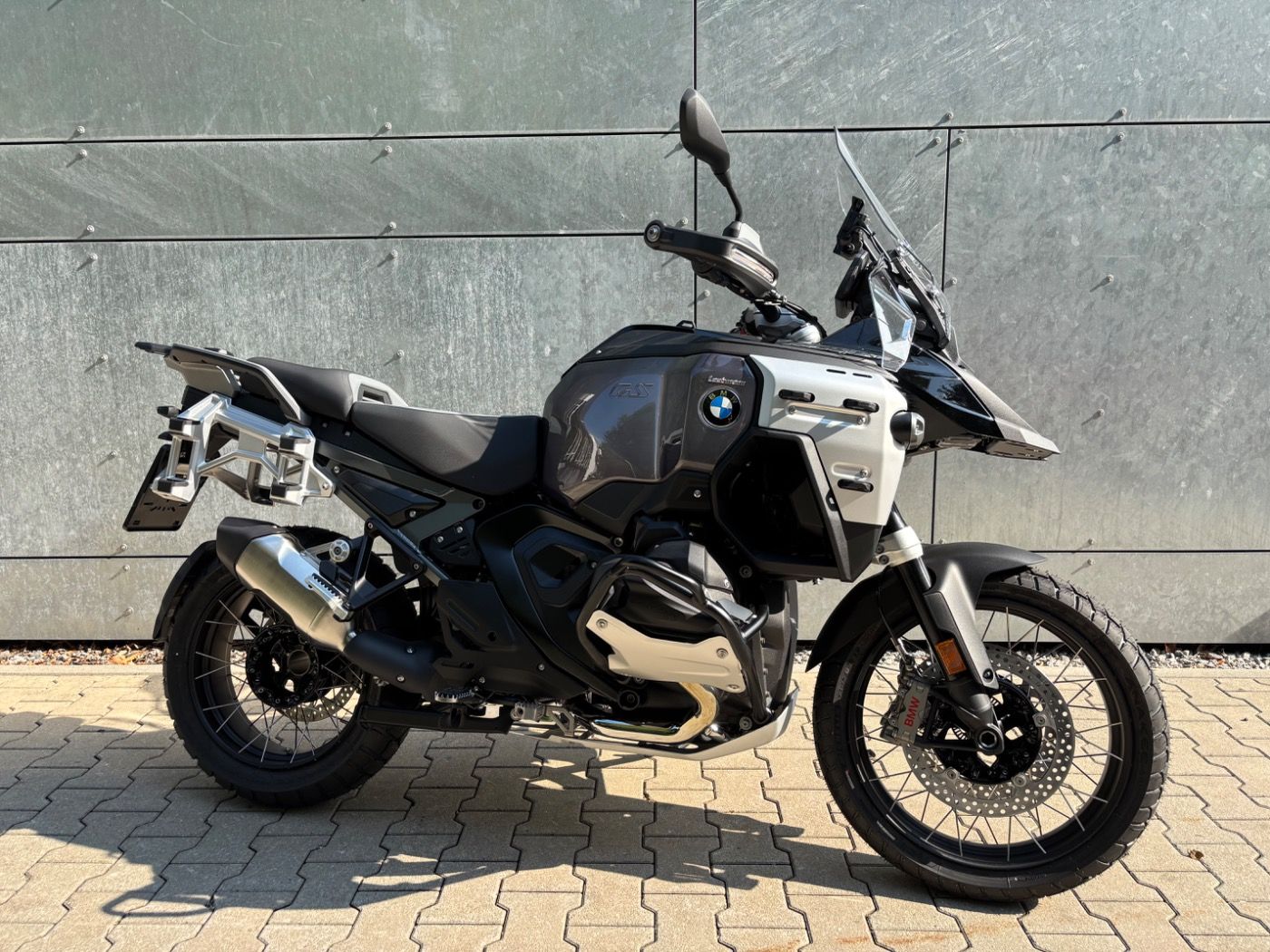 Fahrzeugabbildung BMW R 1300 GS Adventure Triple Black ASA 3 Pakete Ad