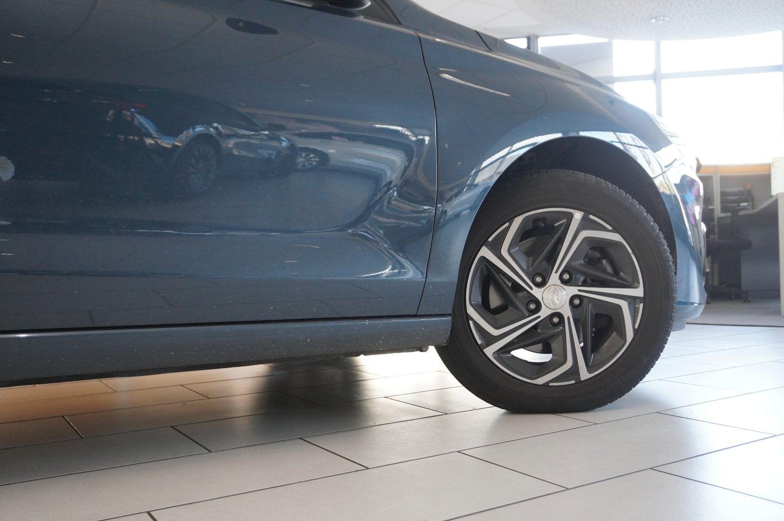 Fahrzeugabbildung Hyundai i30 1.5 T-GDI PURE NAVI/LED/KAMERA/SPORT/SH/AHK
