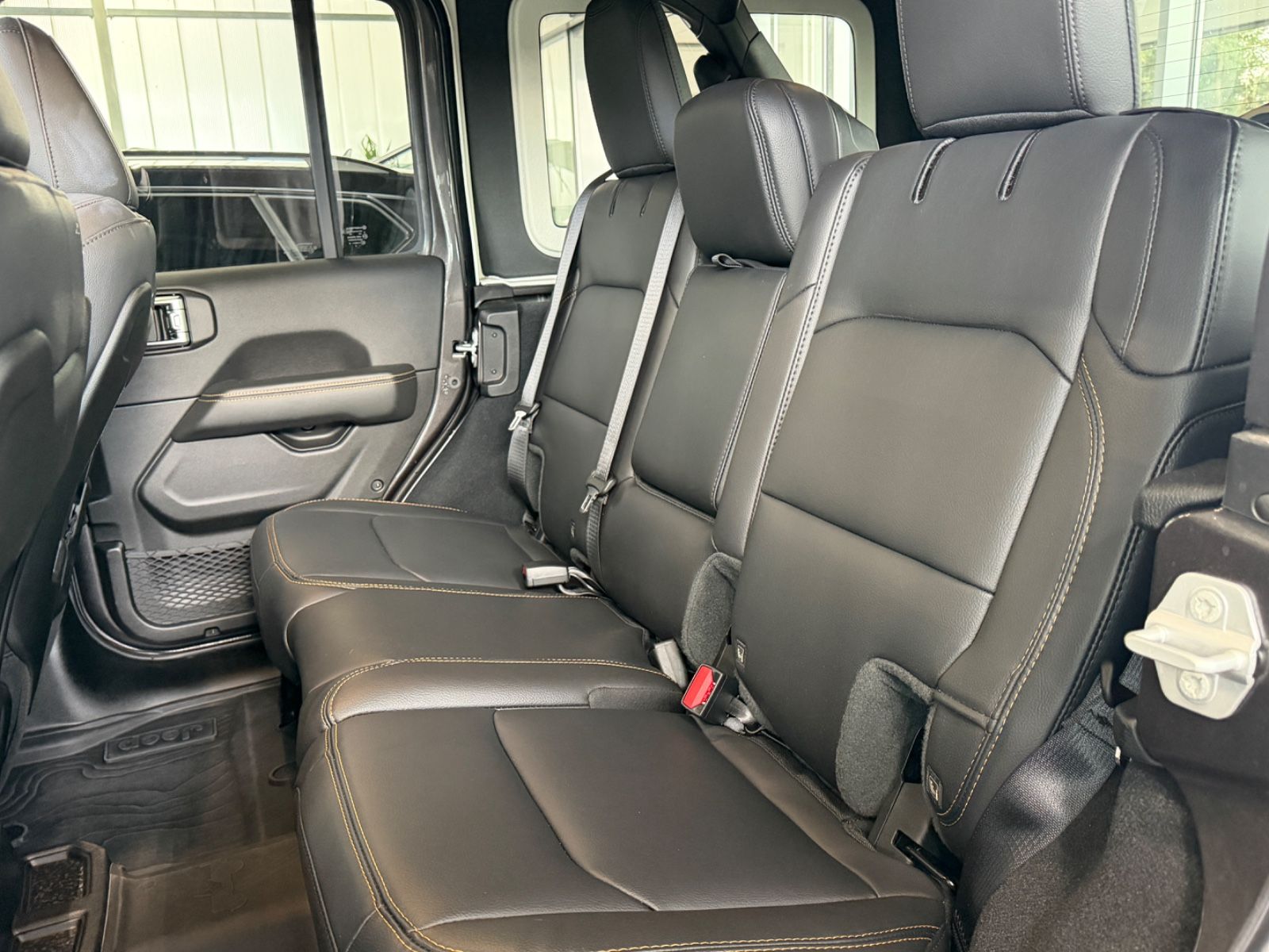 Fahrzeugabbildung Jeep 2.0 Wrangler Unlimited Sahara Leder Top
