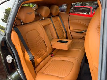 2020 Aston Martin DBX 缩略图 31