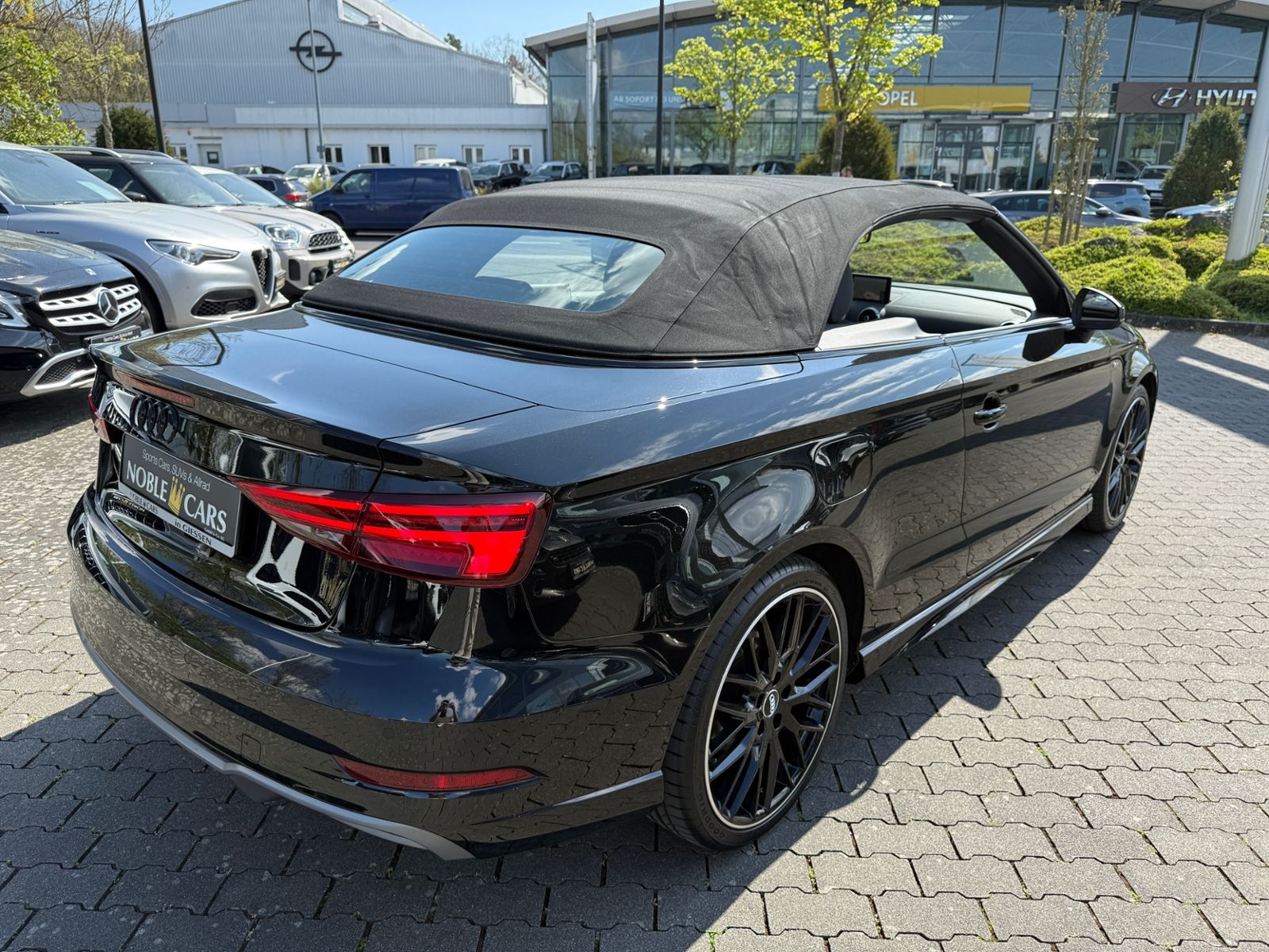 Fahrzeugabbildung Audi A3 Cabriolet 35 TFSI S line B&O ACC LED