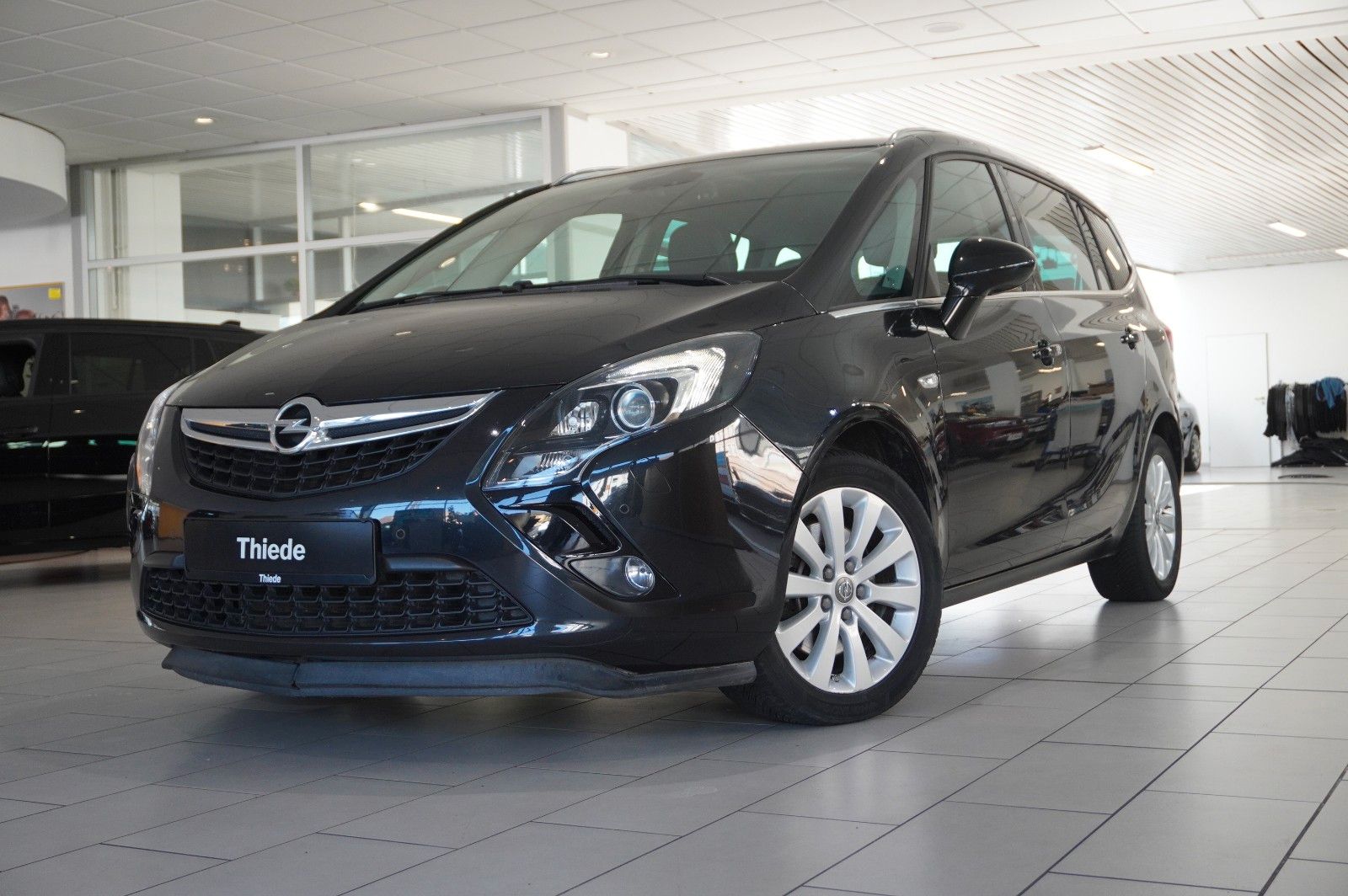 Fahrzeugabbildung Opel Zafira C Tourer 1.6 INNOVATION NAVI/BI-XENON/AHK