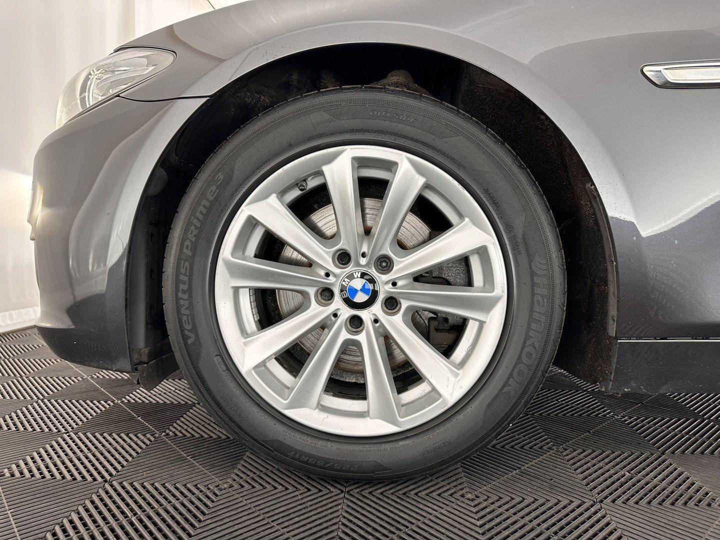BMW 518 2014 — photo 30