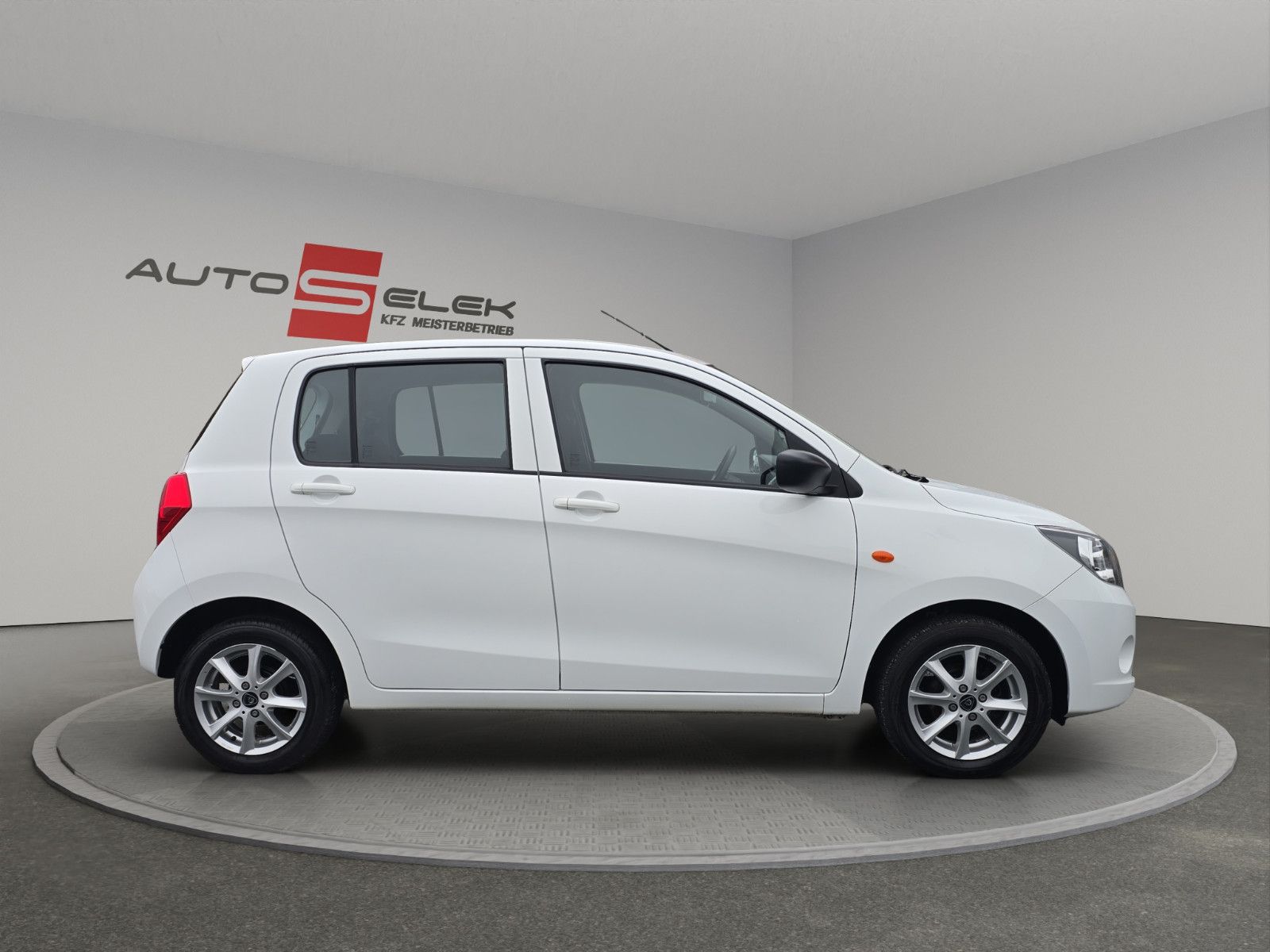 Fahrzeugabbildung Suzuki Celerio Club AUS 1.HAND+WENIG KM+TÜV SERVICE NEU